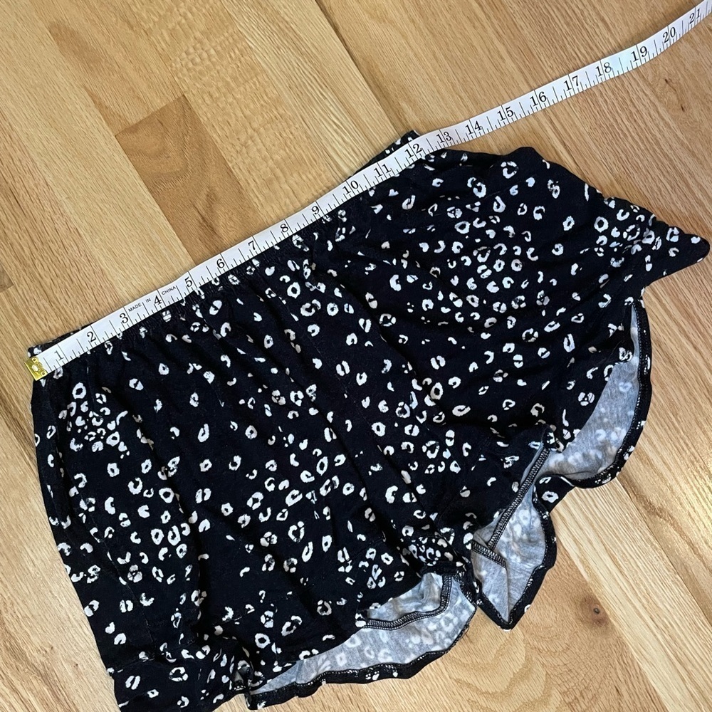 Vera Wang Pajama Set Black and White Shirt with Shorts Women’s Size Small - Picture 9 of 13